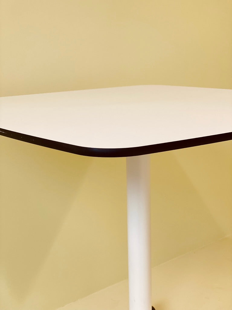 Actiu TABULA TAR-20 Tisch mit Rollen