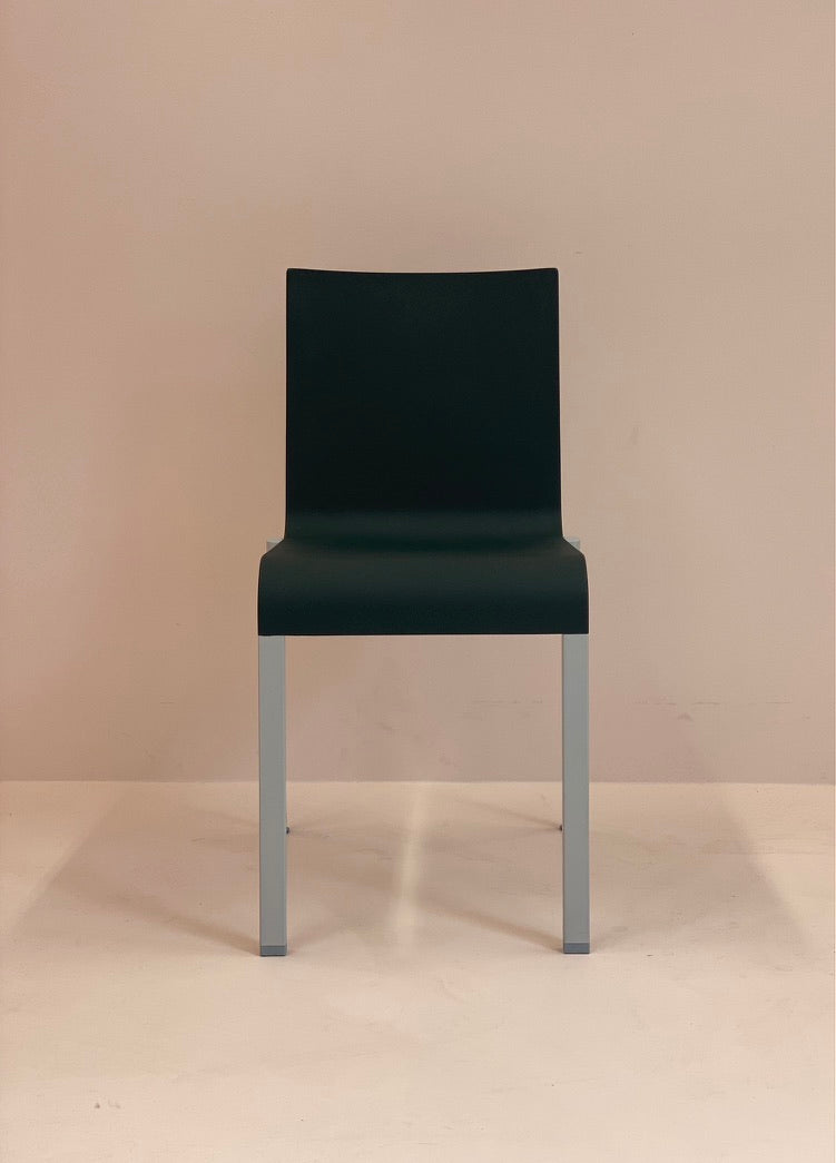 Vitra 03 Stuhl in dunkelgrün
