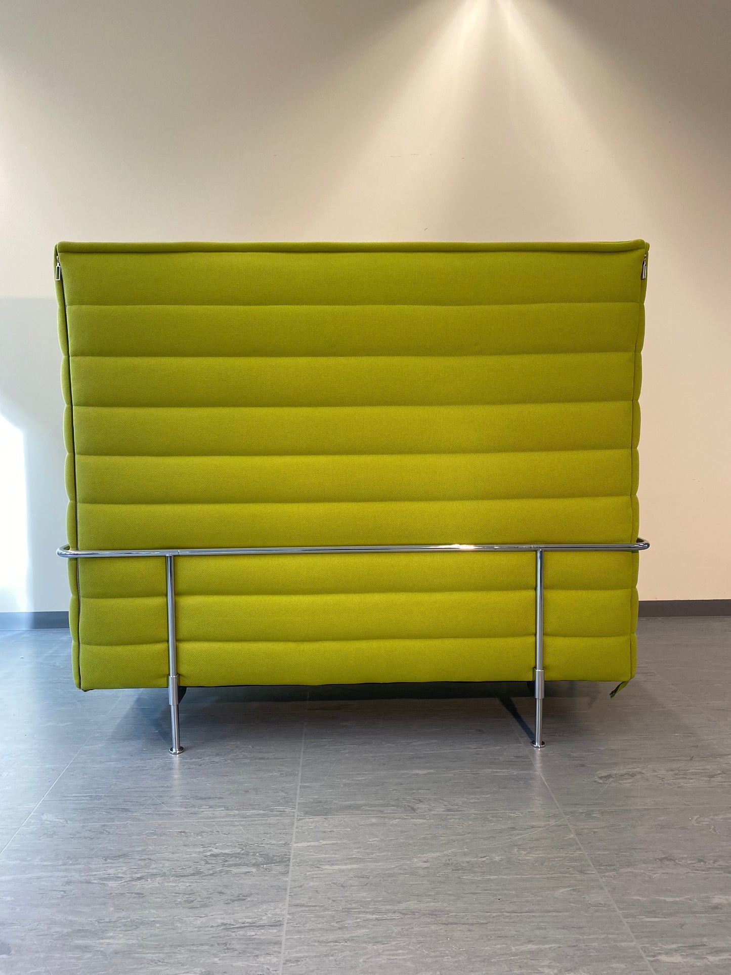 Vitra Alcove Highback 2-Sitzer Sofa in Limettengrün