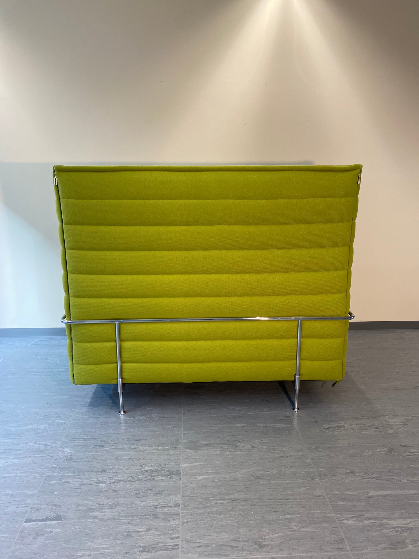 Vitra Alcove Highback 2-Sitzer Sofa in Limettengrün