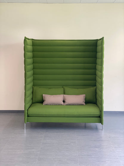 Vitra Alcove Highback Xtrahigh 2-Sitzer Sofa in Grasgrün