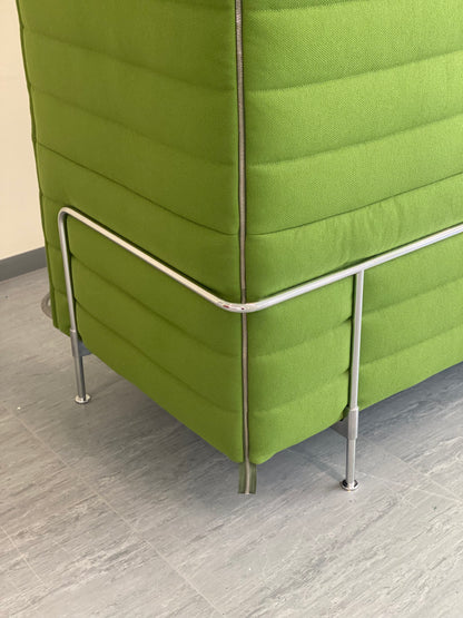 Vitra Alcove Highback Xtrahigh 2-Sitzer Sofa in Grasgrün