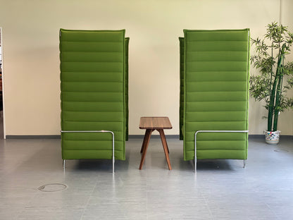 Vitra Alcove Highback Xtrahigh 2-Sitzer Sofa in Grasgrün